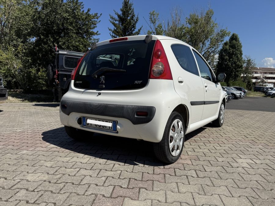 PEUGEOT 107 1.0 5 P