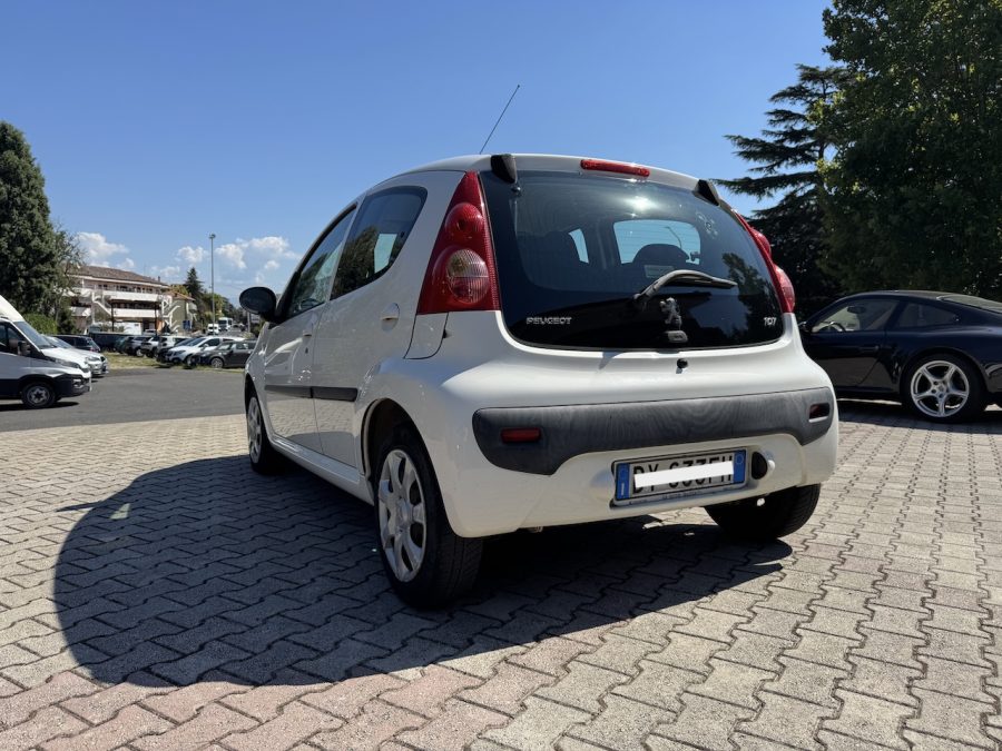 PEUGEOT 107 1.0 5 P