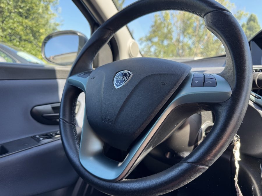 LANCIA YPSILON 1.0 70 CV HYBRID GOLD